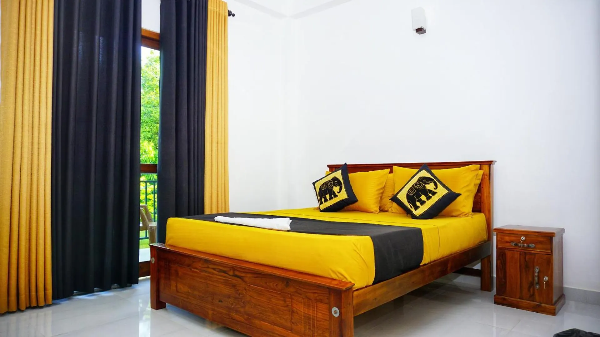 Sandra Resort Inamaluwa Bed & Breakfast